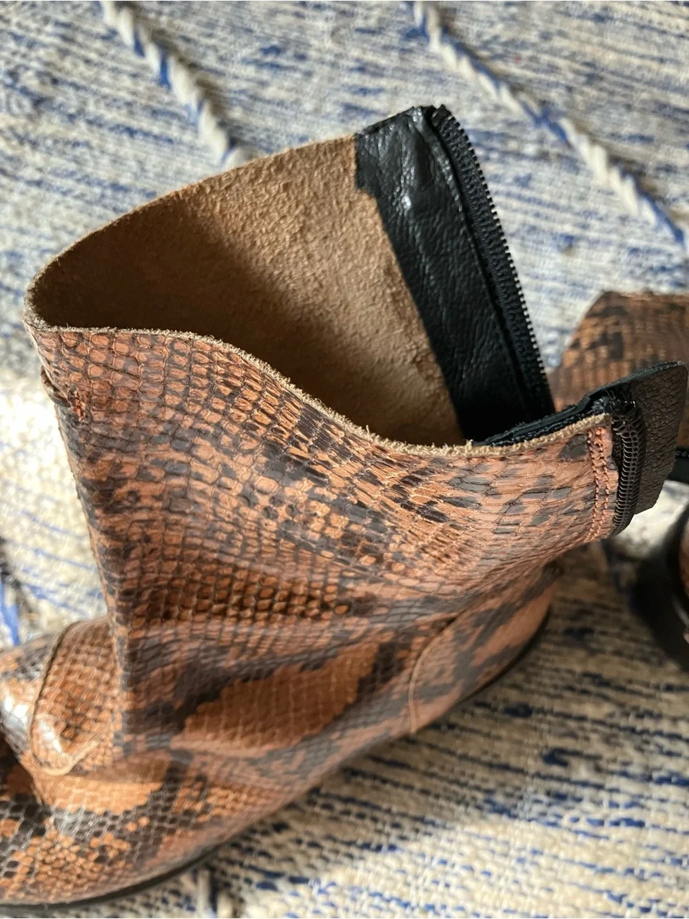 Intervalle snakeskin leather vintage like boots